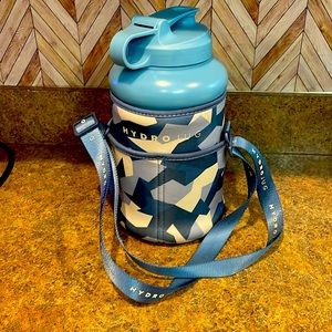 NWOT Authentic blue Hydrojug and blue camo ProSleeve with carrying strap